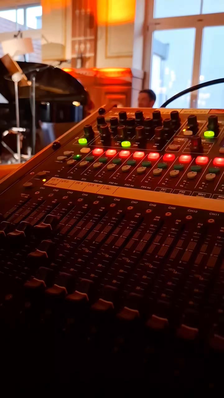 B&amp;HP Weißhaar Veranstaltungstechnik stattet Kiwanis Abend aus Für den Kiwanis Club Emmendingen betreuten wir im Restaurant &quot;Die 3